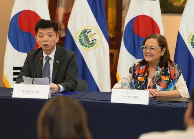 El Salvador y Corea concretan proyecto de innovación y el desarrollo tecnológico
