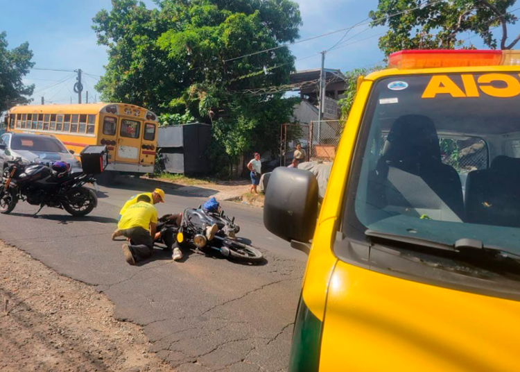 Tres motociclistas lesionados en diversos accidente en La Paz