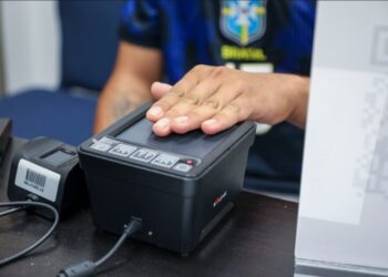 Salvadoreños en cinco ciudades de Estados Unidos ya cuentan con servicio de impresión del DUI in situ