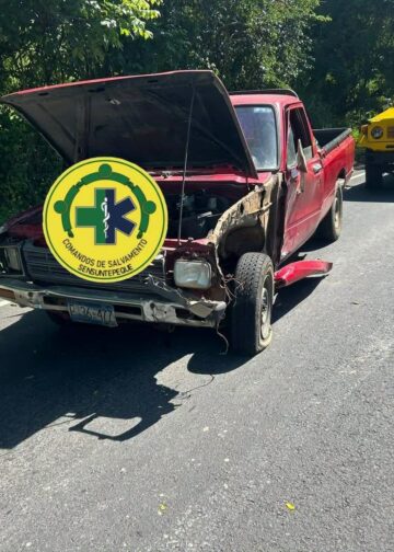 Dos conductores resultan lesionados tras accidente en Cabañas