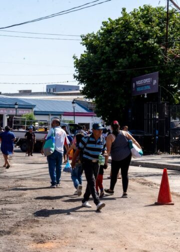 Se mantiene habilitado el paso vehicular y peatonal hacia el mercado central