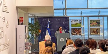 Promueven la riqueza cultural salvadoreña con fotografías en Uruguay