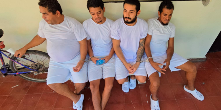 Condenan a siete extranjeros por tráfico de drogas