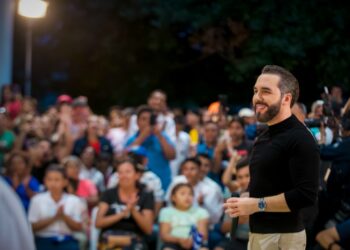 Presidente Bukele reitera que todos los estudiantes tendrán acceso a becas para estudios superiores