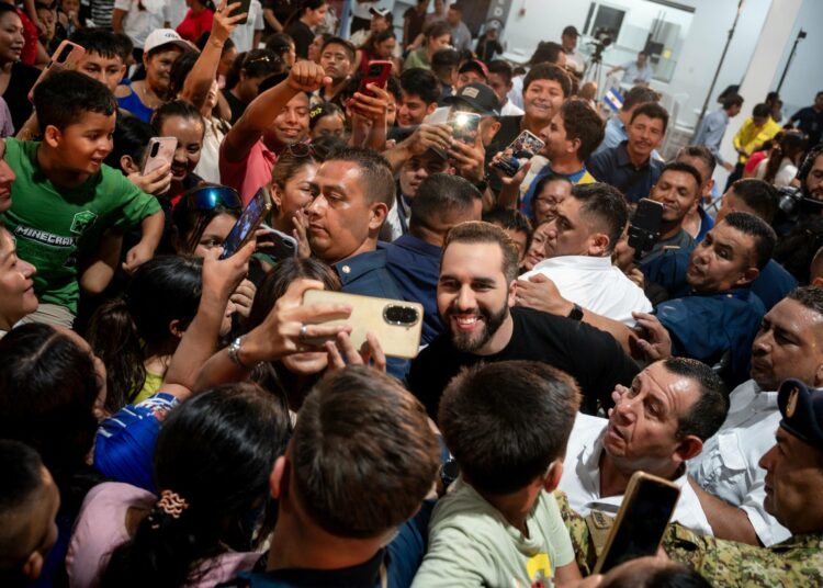 Los Toles estrena carretera de 15.14 kilómetros y nuevo centro educativo tras promesa de Presidente Bukele