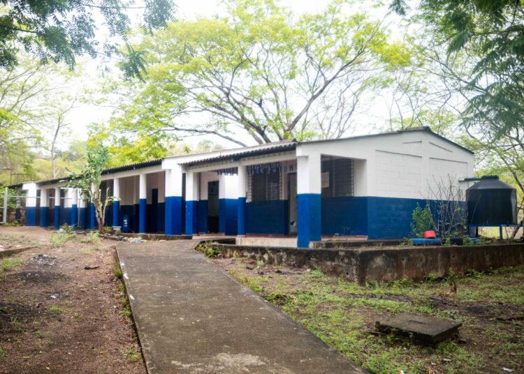 Gobierno reconstruye un nuevo centro escolar en La Unión Sur