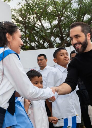Nayib Bukele anuncia tutores con inteligencia artificial para nueva escuela de Los Toles