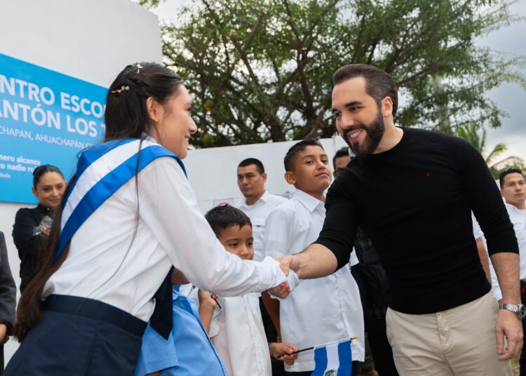 Nayib Bukele anuncia tutores con inteligencia artificial para nueva escuela de Los Toles