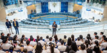 Estudiantes de Nejapa visitan el Salón Azul de la Asamblea Legislativa
