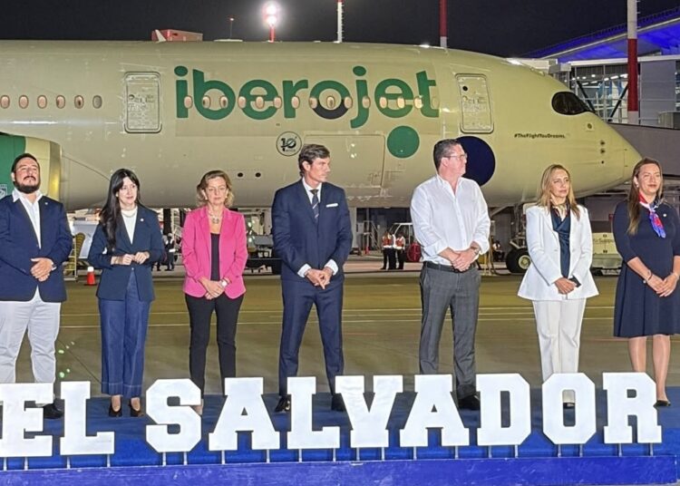 Iberojet inaugura operaciones en El Salvador con llegada de primer vuelo desde Madrid