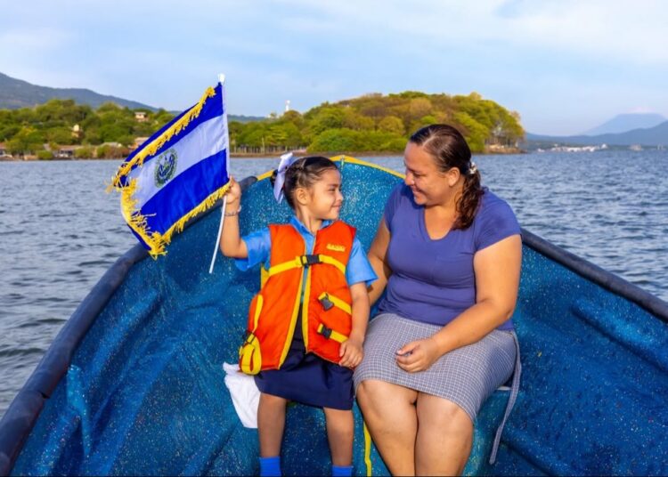 Desfiles de la Primera Infancia llenan de color y orgullo las calles de El Salvador