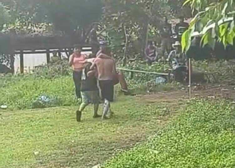 Seis lesionados tras impacto de rayo en una cancha de fútbol de Izalco