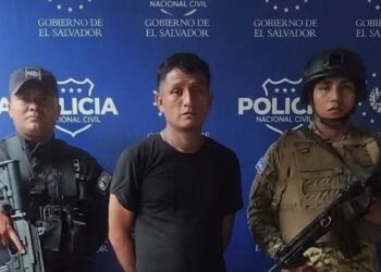 Capturan a sujeto con orden de captura por homicidio en La Libertad