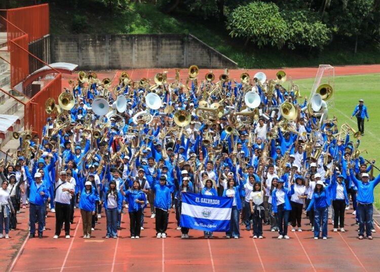 Banda El Salvador encabezará desfile del 15 de septiembre
