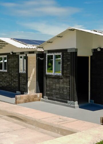Vivienda prueba nuevo modelo de casas ecológicas con paneles solares y materiales reciclados