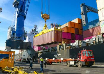 Exportaciones industriales de El Salvador alcanzan $2,635.8 millones hasta mayo de 2026