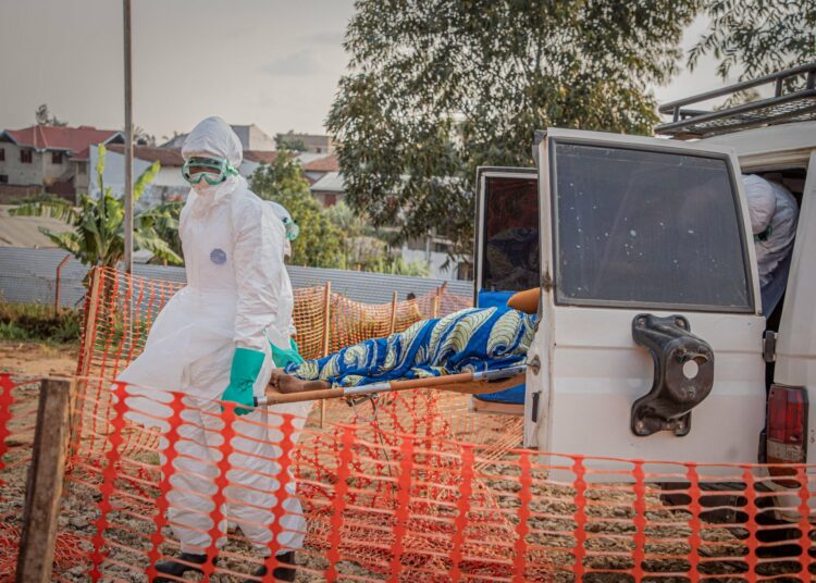 Ensayos de tres posibles vacunas contra el ébola comenzarían entre octubre y noviembre