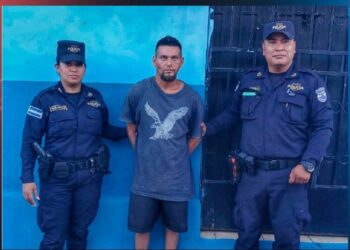 Capturan a sujeto que agarró a puñetazos a su compañero de copas en Santa Ana