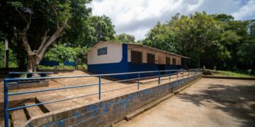 Gobierno reconstruye centro escolar en La Libertad Costa