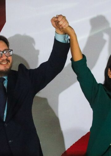 Fórmula presidencial del FMLN critica medidas en salud y educación
