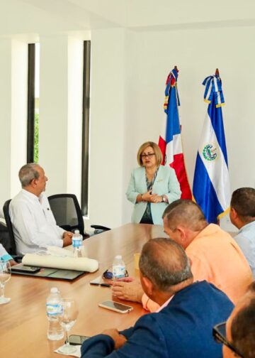 El Salvador fortalece vínculos comerciales y de inversión con sector empresarial de República Dominicana