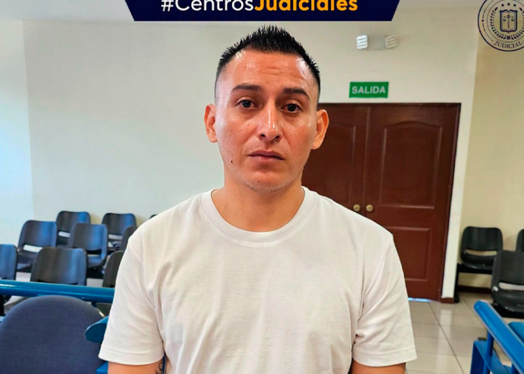 Condenan a cinco años de prisión a hombre que vendió vehículo alquilado