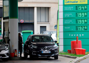 Gasolineras en Francia reportan escasez de combustible