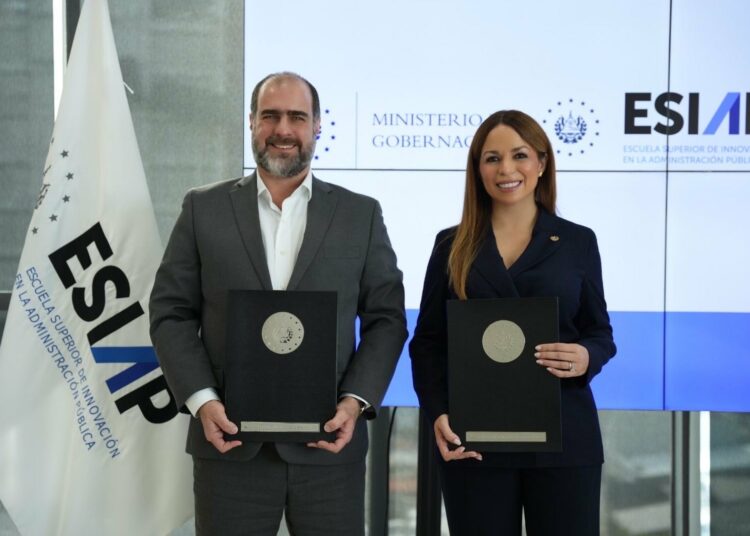 ESIAP y Gobernación fortalecen la profesionalización de servidores públicos mediante alianza estratégica
