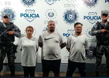 PNC captura a tres involucrados en una pelea registrada en la vía pública de Soyapango