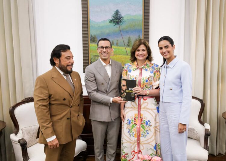 El Salvador fortalece sus vínculos diplomáticos con República Dominicana