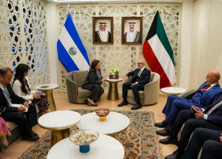 Alexandra Hill y canciller de Kuwait analizan nuevas oportunidades de inversión e innovación