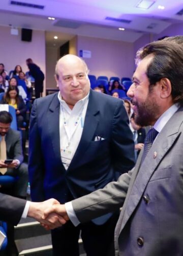 El Salvador promueve la cooperación regional para fortalecer la industria farmacéutica