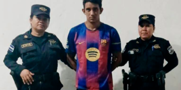 Conducía sin licencia y provocó accidente donde falleció una pareja; fue capturado