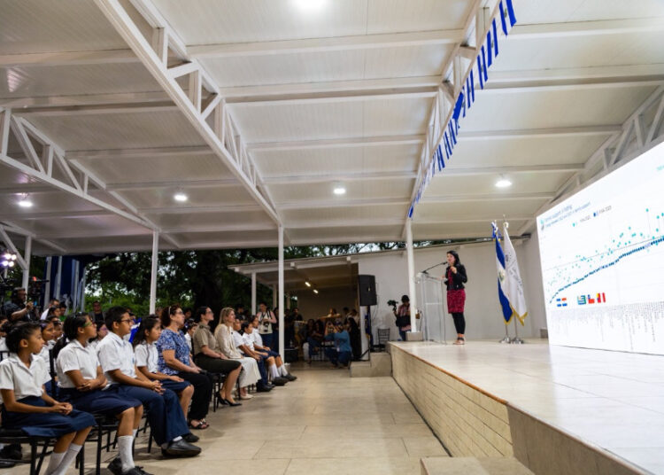 PISA for Schools destaca resultados excepcionales de 171 centros educativos salvadoreños