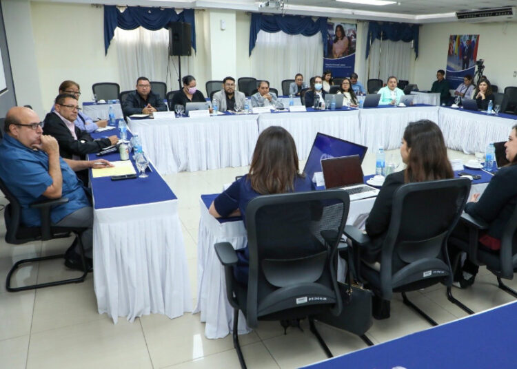 Sector laboral presenta propuestas para modernizar los horarios de trabajo