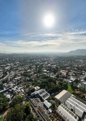 El Salvador tendrá cielo despejado por la mañana y lluvias puntuales durante la tarde y noche