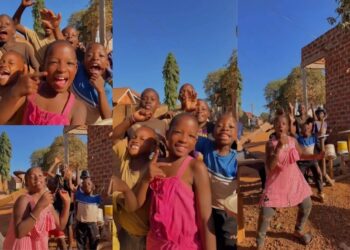 Niños de Uganda bailan al ritmo de “Sombrero Azul” y ponen en alto la música salvadoreña