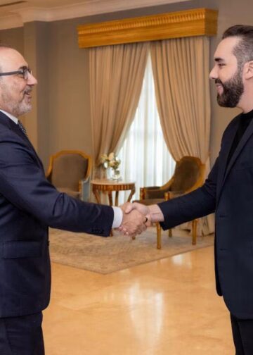 Presidente Nayib Bukele aborda con CAF nuevas inversiones para educación, salud y desarrollo aeronáutico