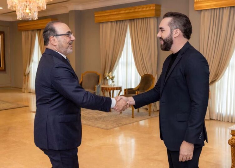 Presidente Nayib Bukele aborda con CAF nuevas inversiones para educación, salud y desarrollo aeronáutico
