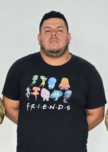 Hombre es entregado a la PNC tras ser localizado con marihuana y dinero en Ciudad Arce