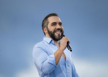 Presidente Bukele responde a llamado hondureña con Leucemia: “Vamos a hacer todo por salvarte” 