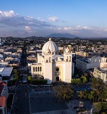 FMI llega a un acuerdo a nivel personal técnico con El Salvador sobre segunda y tercera revisiones combinadas de servicio ampliado