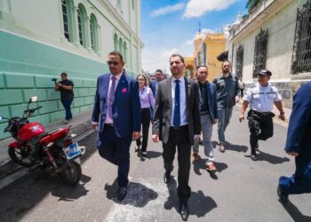 Municipalidad de Santa Ana Centro presenta avances en seguridad ante embajador de Israel en el país