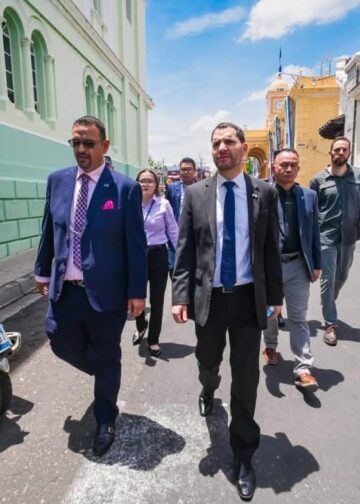 Municipalidad de Santa Ana Centro presenta avances en seguridad ante embajador de Israel en el país