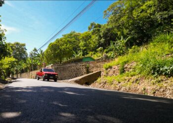 Pavimentan 2 kilómetros de la ruta Camones – Los Apoyos en Santa Ana Centro