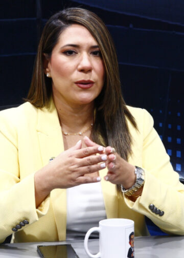 Postura de candidata presidencial de ARENA sobre el TPS genera cuestionamientos entre sectores sociales