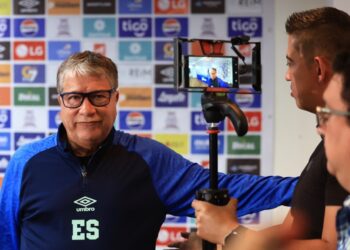 “Nos tendrían que echar a todos”: Hernán Darío Gómez tras la goleada ante Guatemala