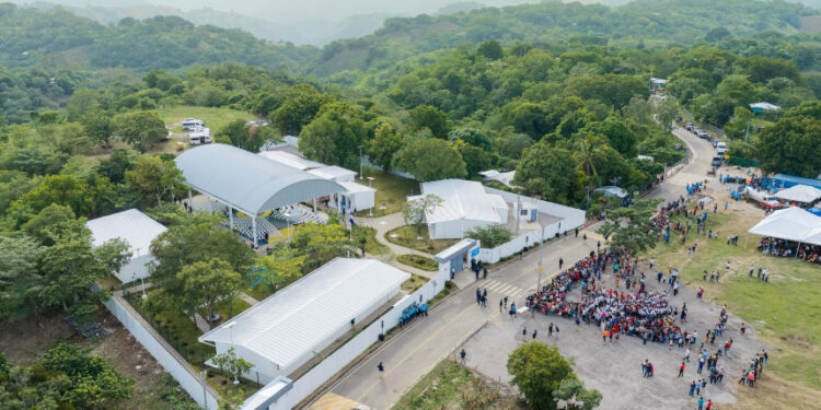 Más de 500 estudiantes se benefician con nuevo centro escolar en Ahuachapán