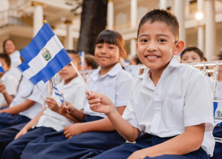 Septiembre comienza en El Salvador con el inicio del Mes Cívico