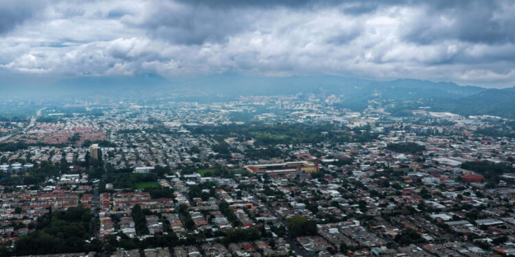 Medio Ambiente prevé más lluvias y advierte sobre riesgo de inundaciones y deslizamientos